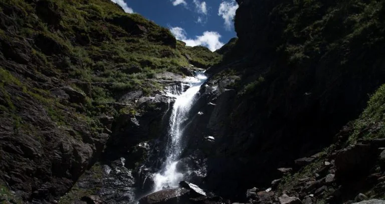 Yamunotri Temple Complete Guide: History, Best Places to Visit, Best Time to Travel